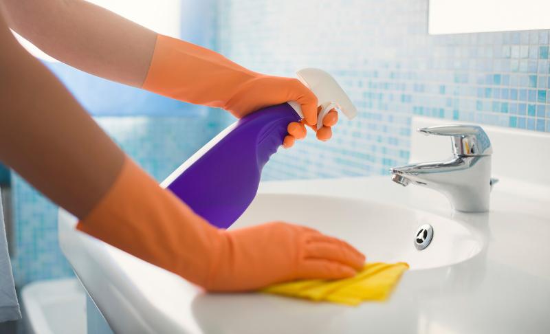 bathroom-cleaning1